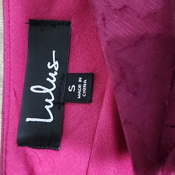 Lulu's Magenta Burnout floral print one shloder mini dress size S - Picture 3 of 5